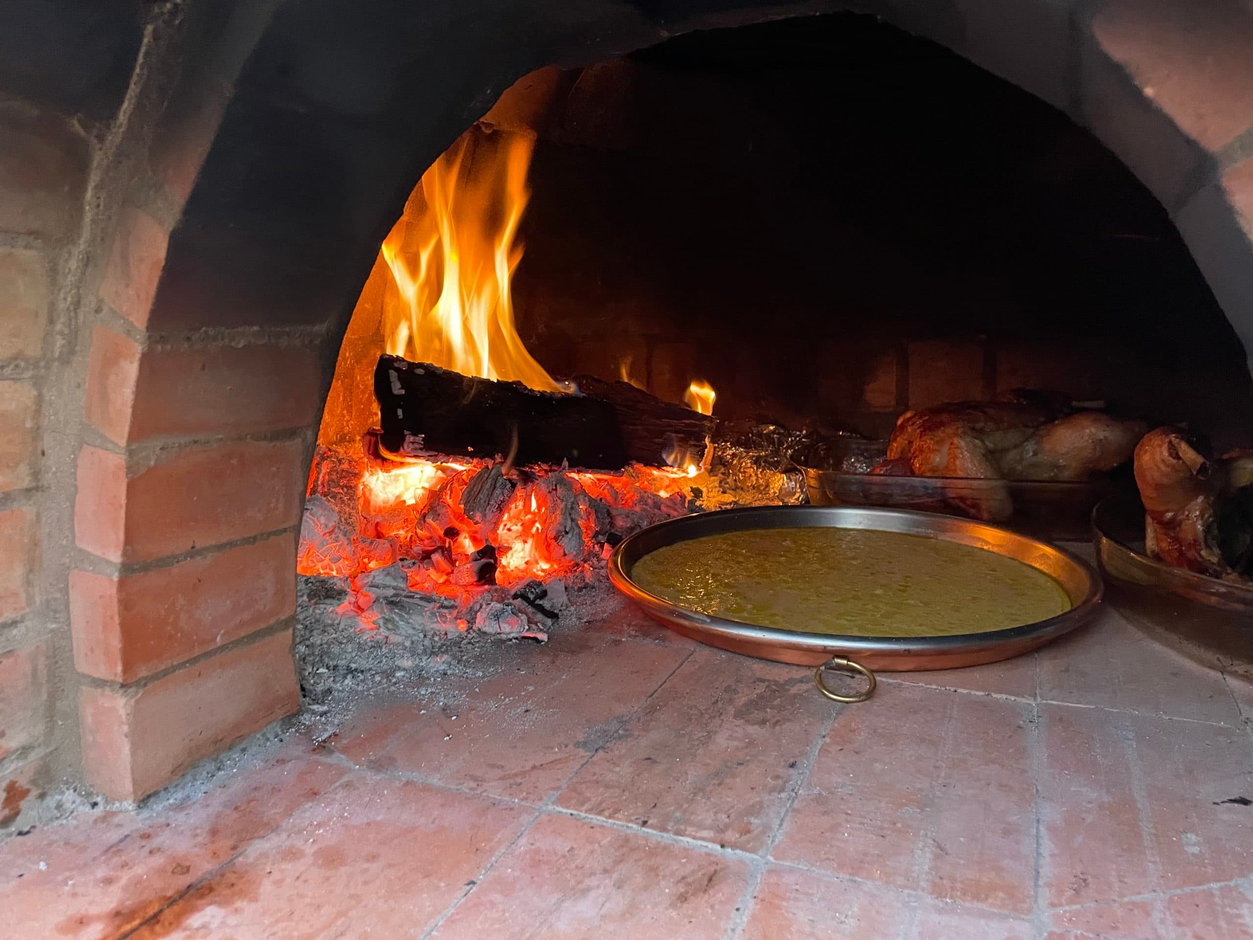 Le feu dans le four à pizza